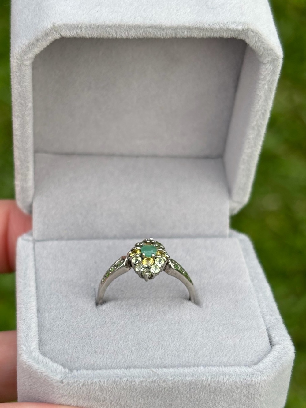Stunning Genuine Emerald and Peridot gemstones 925 sterling Silver Ring Size 7 - Picture 10 of 11